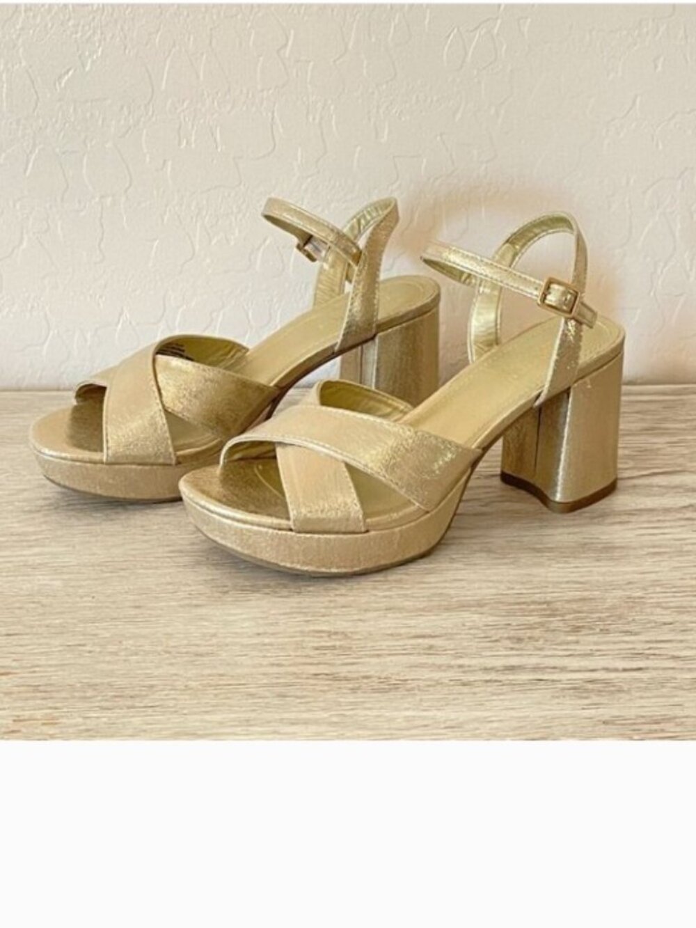New Kenneth Cole Reaction Sandals Platform Heel Roisin Metallic Gold 6.5